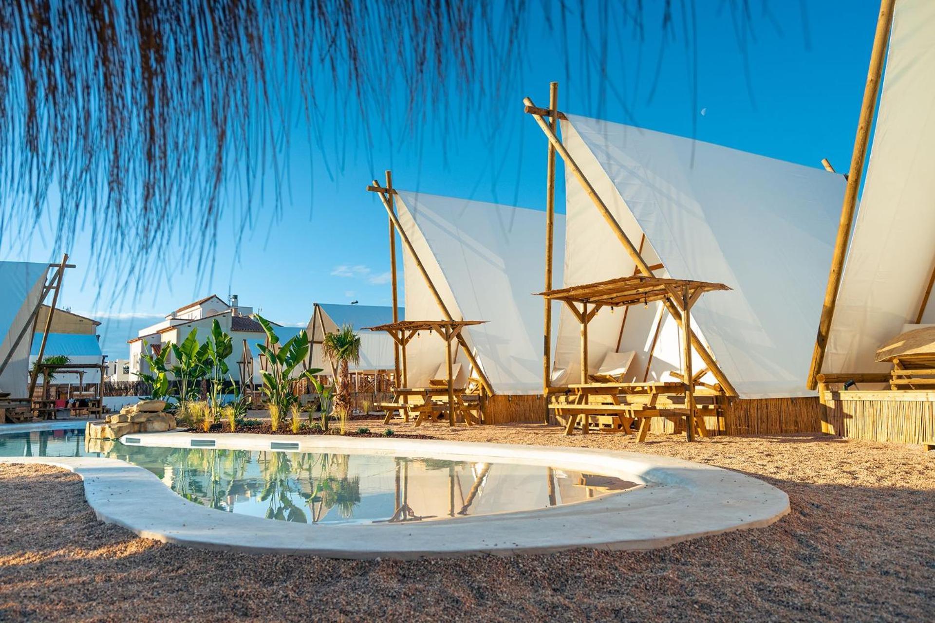 Glamping Kampaoh Kikopark Playa Oliva